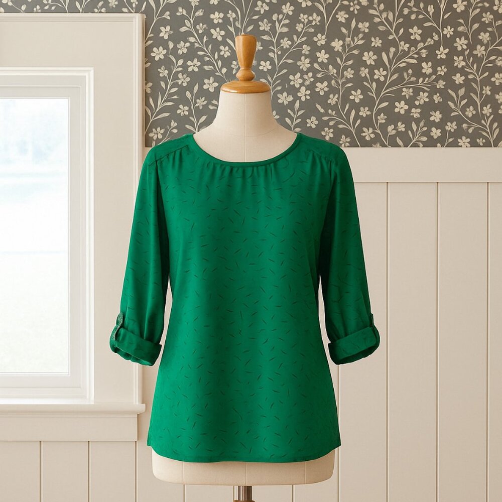 Mandee Blouse Ladies Size Large Green/Black Open Detail on sleeve cuff